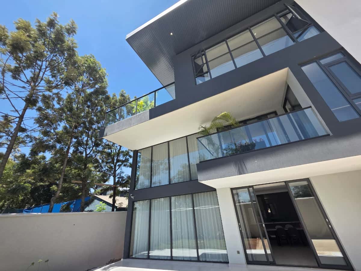 Villa Novo Lavington real estate